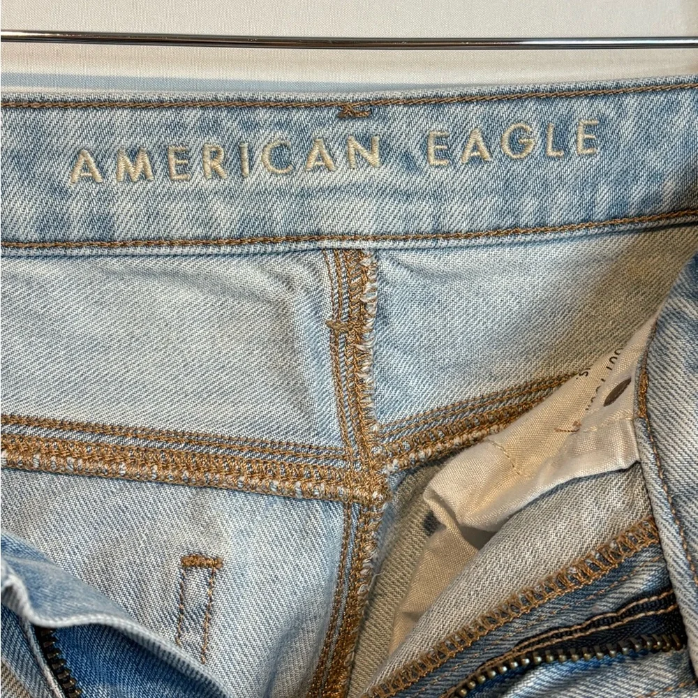 American Eagle Women’s Mom Jean Size 4 - Picture 5 of 7